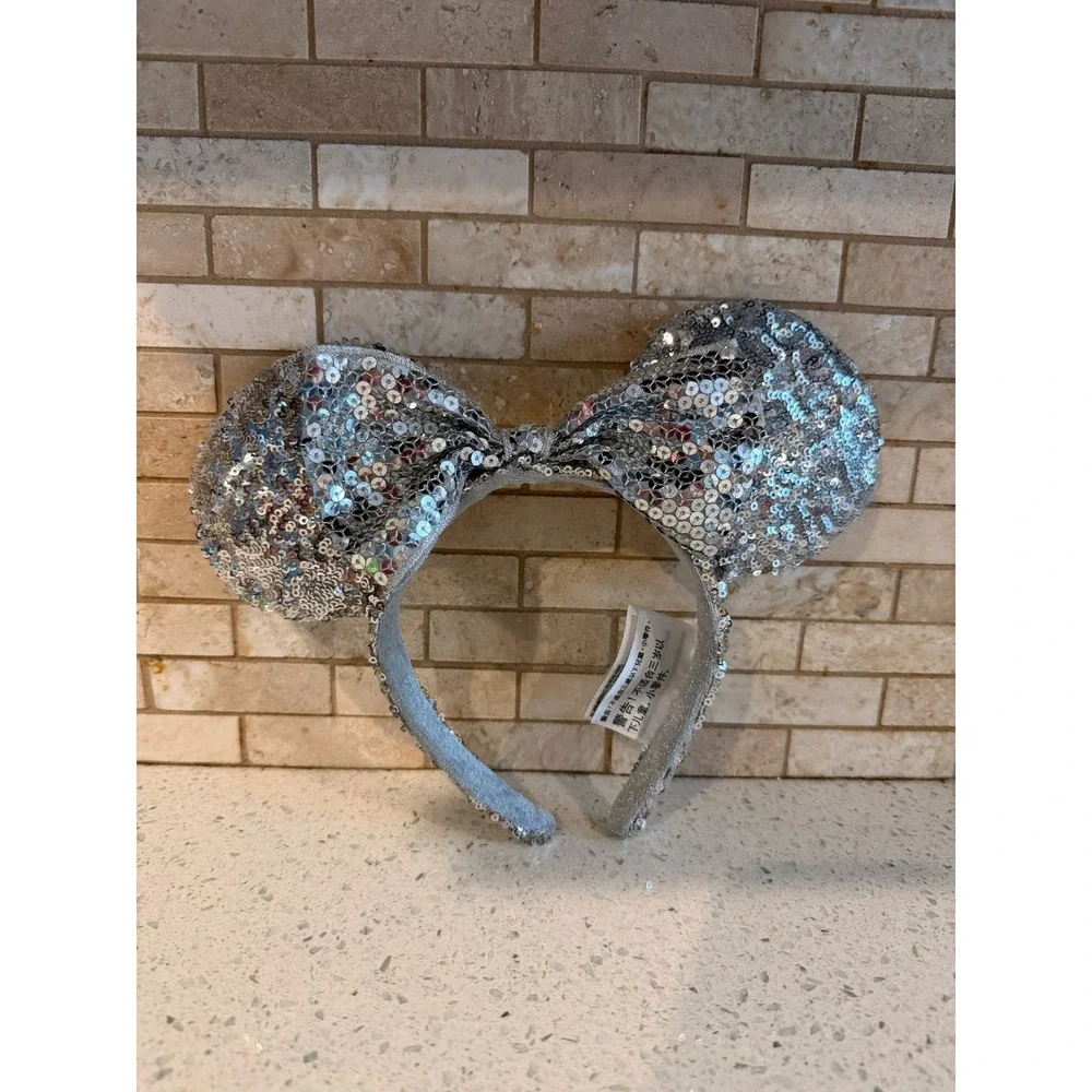 Disney Parks Minnie Mouse Headband All Over Sequins Bow Metallic Silver OSFM